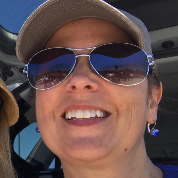 Meet your Posher, Stacy - Picture 1 of 1